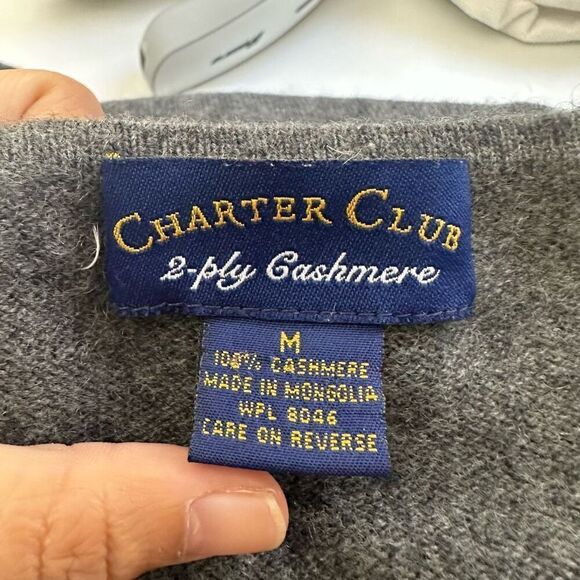Charter Club Gray Round Neck 2-Ply Cashmere Knit Sweater Womens size medium - Picture 5 of 7
